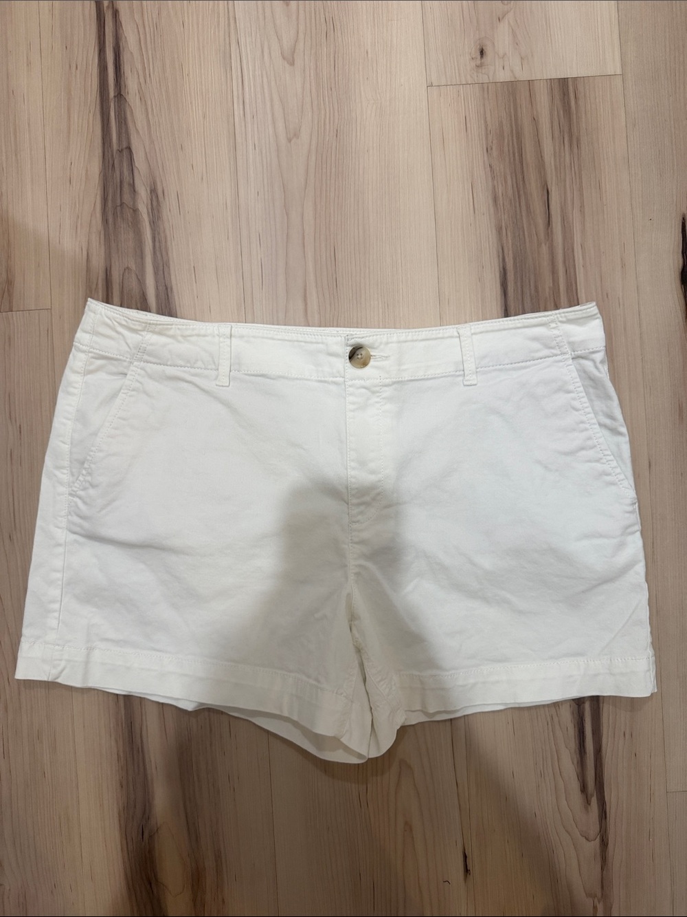 LOFT The Washed Twill 4” Shorts